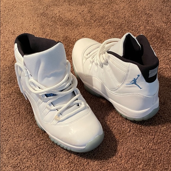 Jordan Kids White and Light Blue Sneakers - Picture 2 of 6
